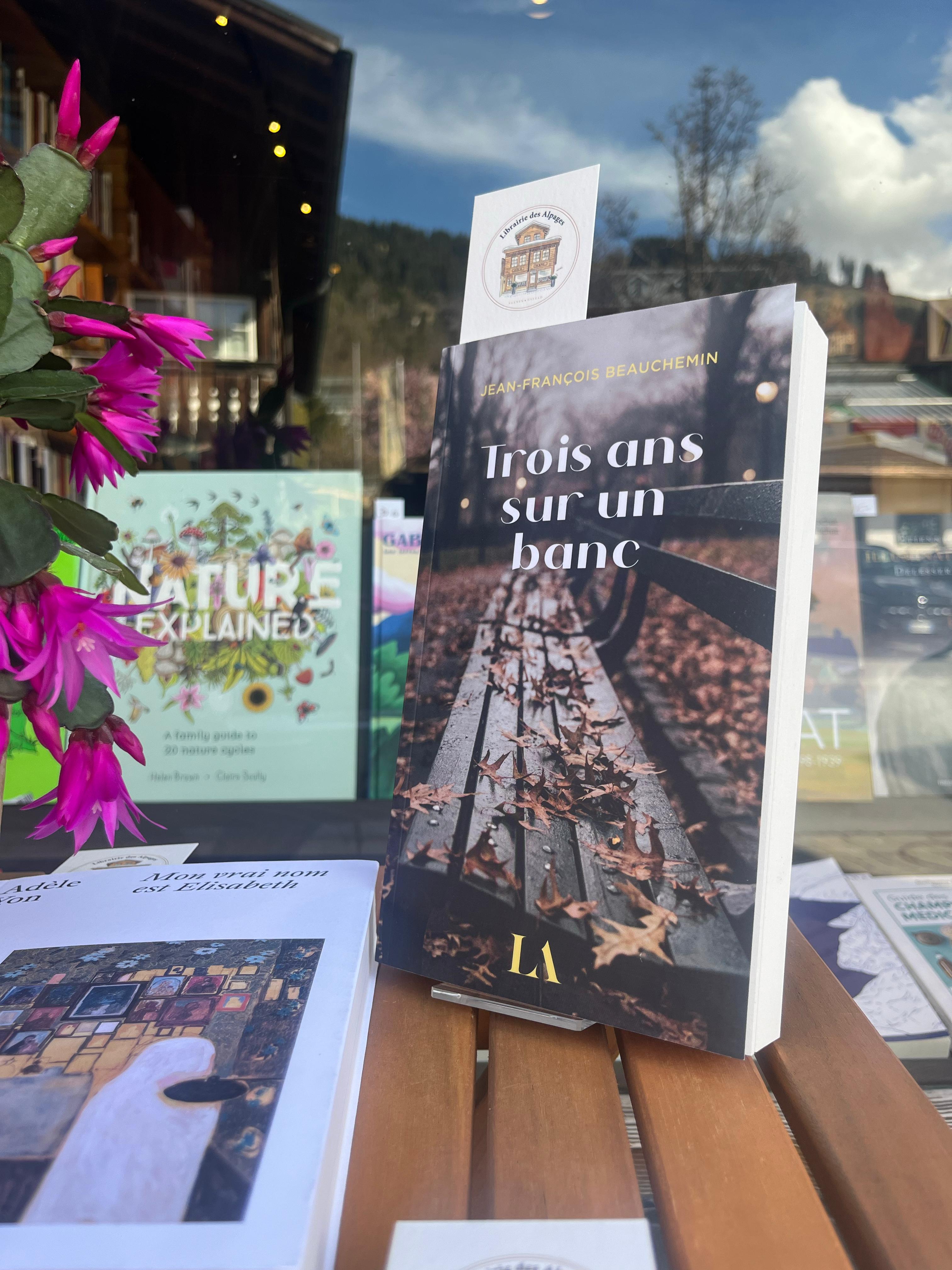 Trois ans sur un banc